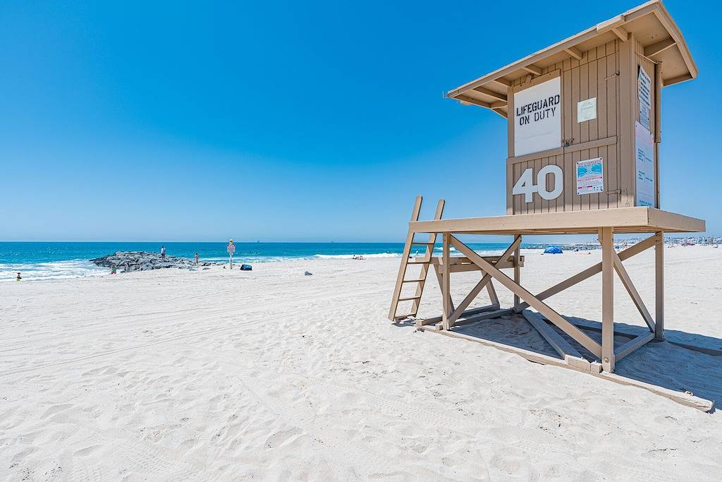 Upstairs Apartment w/ Balcony | 1 Block to Beach | Central to All the Hot Spots! in Newport Beach, Orange County