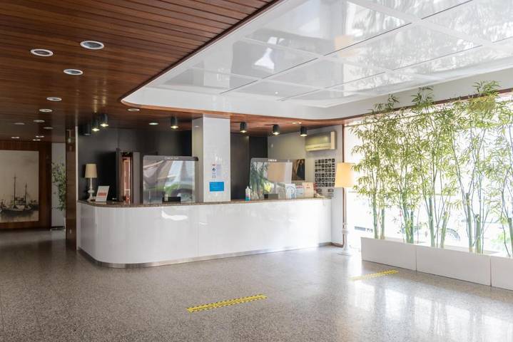 Hôtel pour 2 personnes, avec sauna ainsi que jacuzzi et balcon