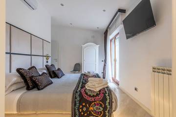 Villa for 4 Guests in Rome, Via Francigena, Picture 1