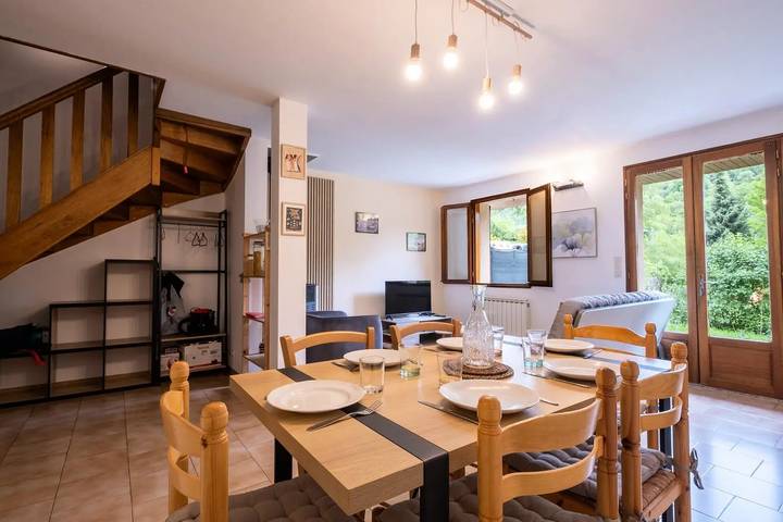 Gîte pour 6 personnes, avec jardin à Bagnols-les-Bains - 3
