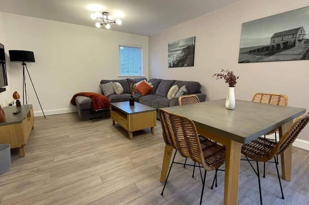Harbourside, Luxury Two Bedroom Townhouse with Bike store – Sleeps 6 in Wick, Highlands