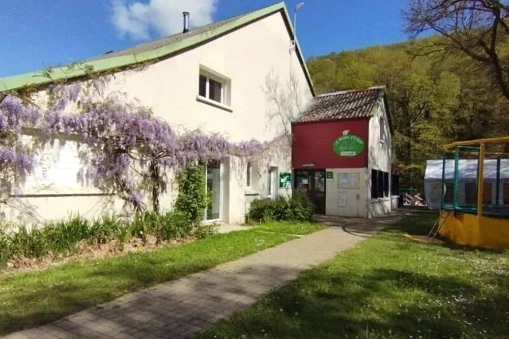 Zecamping 3 étoiles piscine chauffée chiens acceptés cabane Bbq 14m2 in Huelgoat, Châteaulin und Umgebung