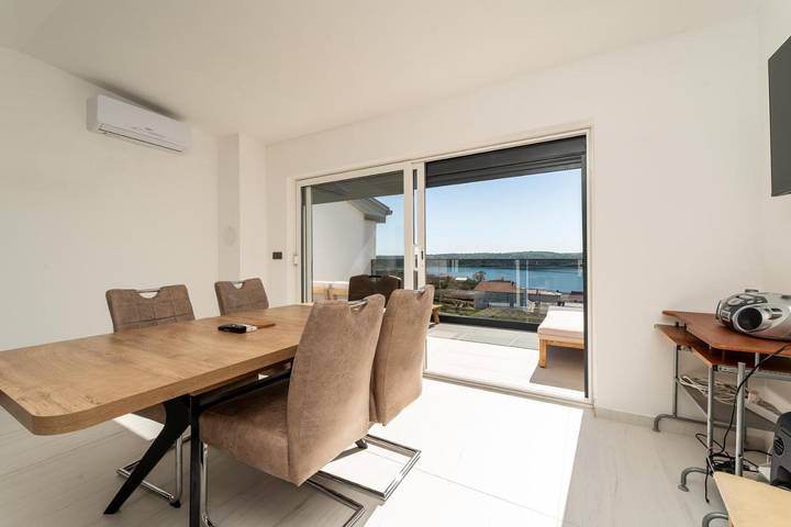 Ferienhaus für 12 Personen, mit Pool und Ausblick sowie Garten, mit Haustier - 1