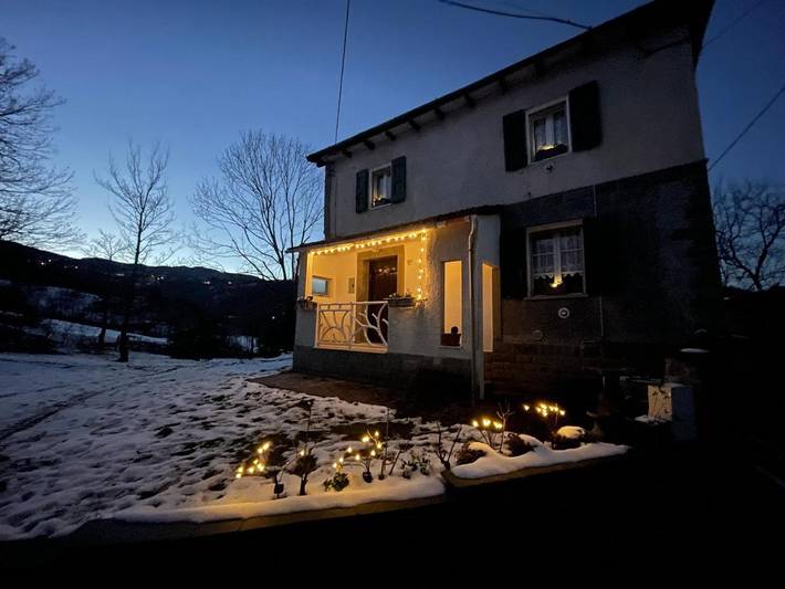 Casa vacanza per 7 persone, con Giardino e Panorama a Lizzano in Belvedere