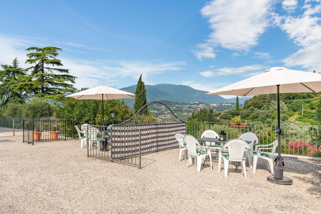 Geheel appartement, Vakantieappartement voor 5 personen met uitzicht op het meer in Garda, Garda Bergen