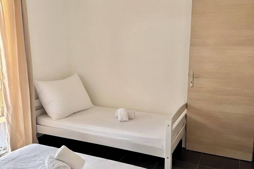 Appartement entier, Duplex vue mer Pinarello, entièrement climatisé, piscine, 500 m plage. in Pinarellu, Zonza