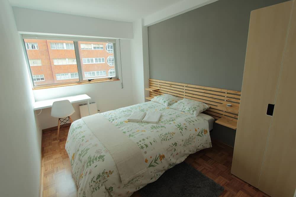 Entire apartment, Turquoise Apartment (4 rooms) in La Coruña, Galician Coast