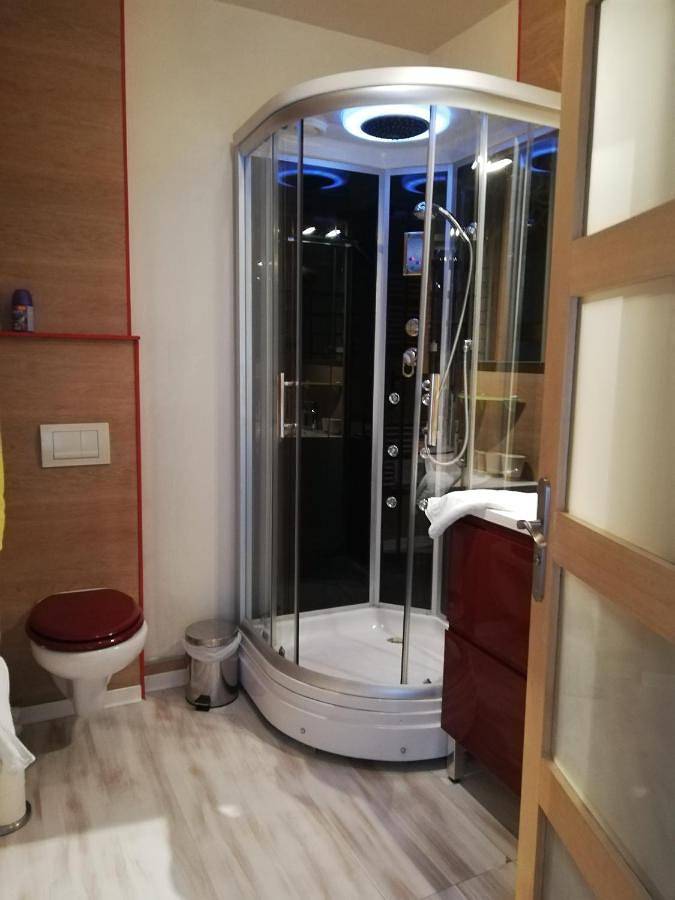 Gîte pour 3 personnes, avec piscine ainsi que terrasse et vue à Plombières-lès-Dijon - 3