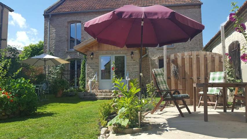 Ferienwohnung für 4 Personen, mit Terrasse und Garten sowie Ausblick in Nauen - 3