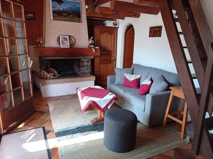 Gîte pour 2 personnes, avec terrasse ainsi que jardin et vue à Domancy - 2