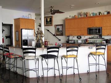 Castle for 10 Guests in Lake Travis, Travis County, Picture 1