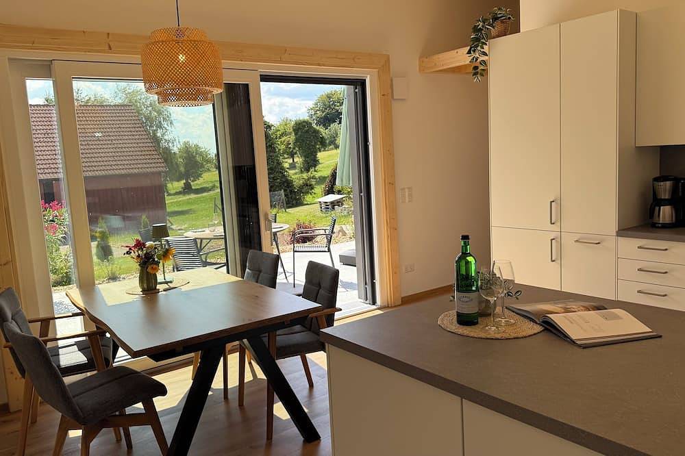 Helles Ferienhaus mit 2 Terrassen in Uttenweiler, Landkreis Biberach
