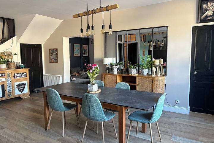 Gîte pour 8 personnes, avec terrasse ainsi que jacuzzi et jardin, animaux acceptés à Angy