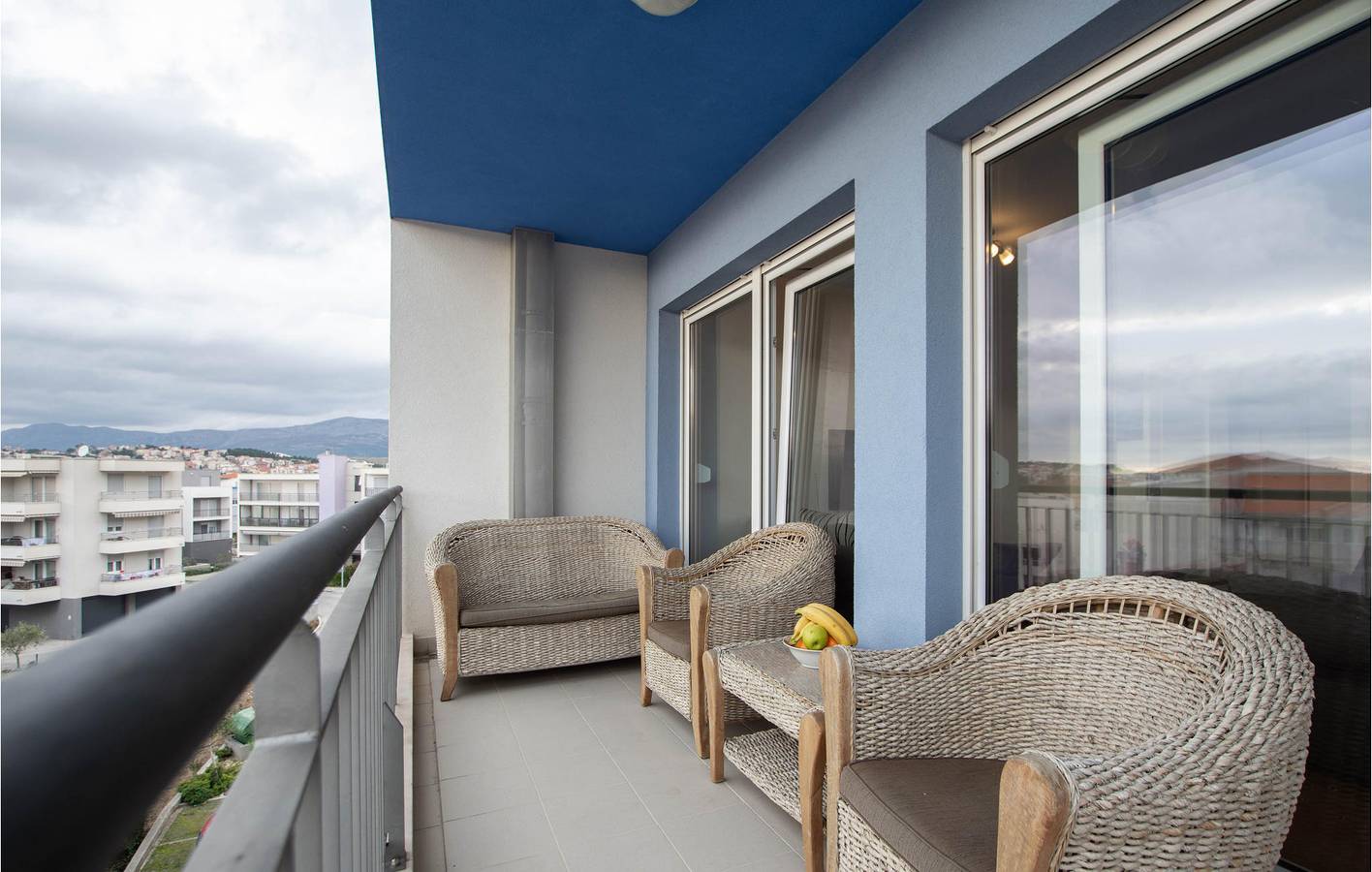 Apartamento vacacional entero, Apartamento de vacaciones para 6 personas con terraza in Podstrana, Condado de Split-Dalmacia