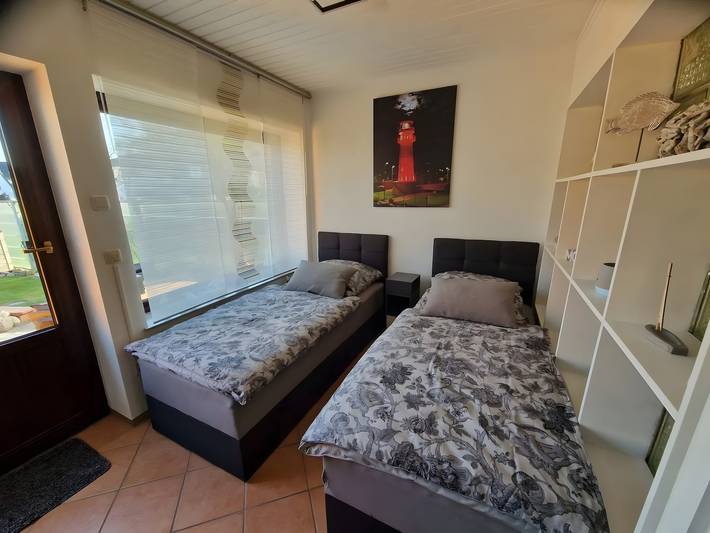 Entire apartment, Apartment 'Meereswelle 2' with Shared Terrace, Shared Garden and Wi-Fi in Büsum, Dithmarschen