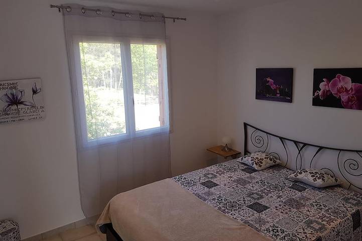 Location de vacances pour 4 personnes, avec piscine ainsi que terrasse et jardin à Payzac (Ardèche) - 2