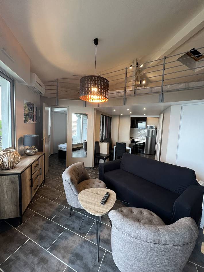 Gîte pour 4 personnes, avec terrasse, adapté aux familles dans Plage Rive Droite - 2