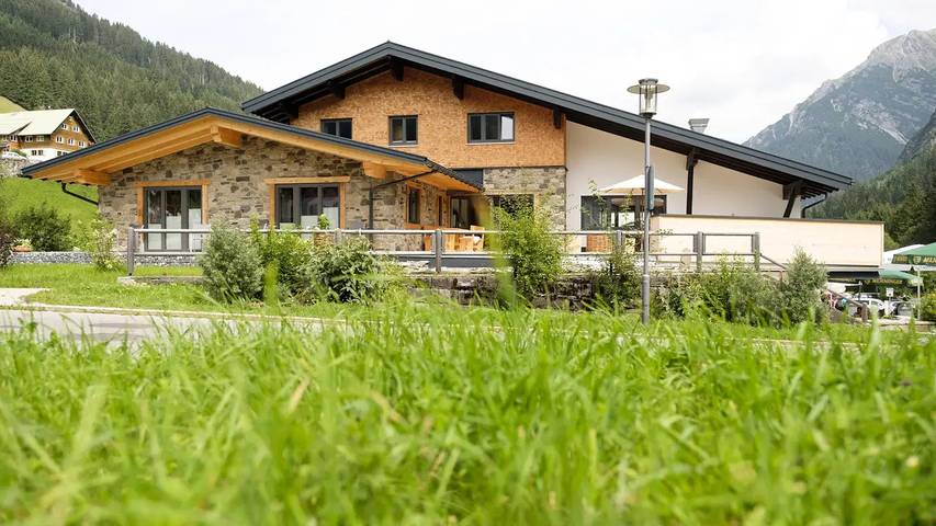 Ferienhaus für 14 Personen, mit Terrasse und Sauna im Kleinwalsertal - 4