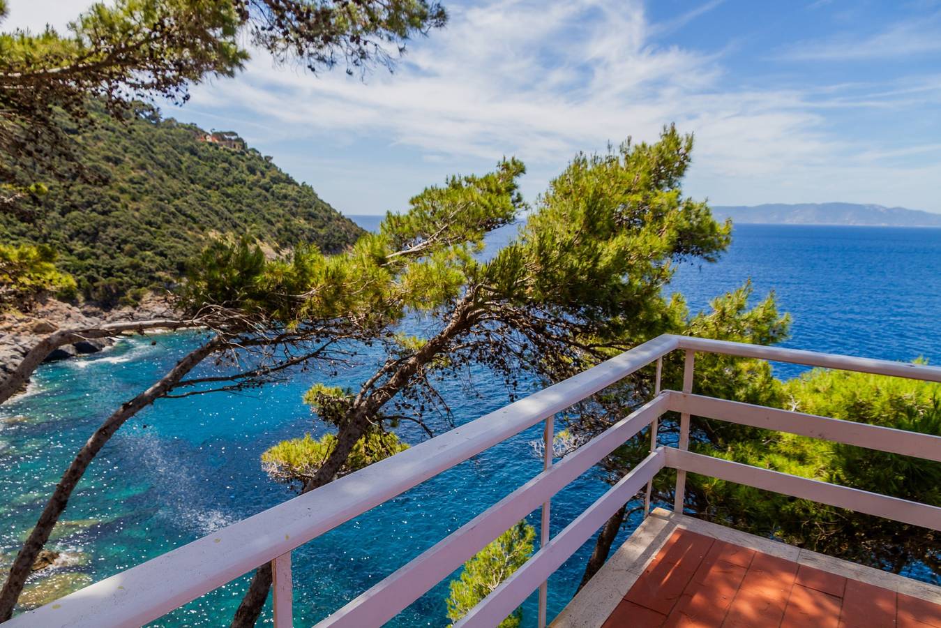 Villa Esclusiva a Cala Piccola: Vista Panoramica e Accesso Privato al Mare in Cala Piccola, Monte Argentario