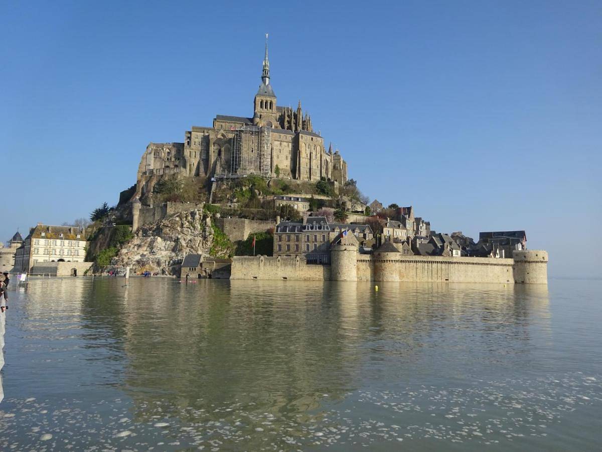 Le Relais de la Hardiesse 6km Mont St Michel - Chambres d'hôtes et gites in Courtils, Baie du Mont-Saint-Michel