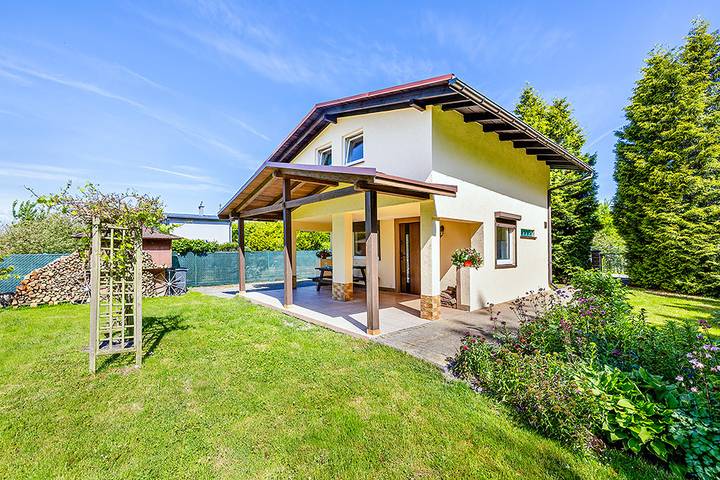 Ferienhaus für 4 Personen, mit Terrasse und Garten