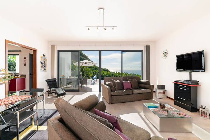 Location de vacances pour 8 personnes, avec Vue sur l’océan et Balcon ainsi que Jardin et Piscine dans Arco da Calheta - 3