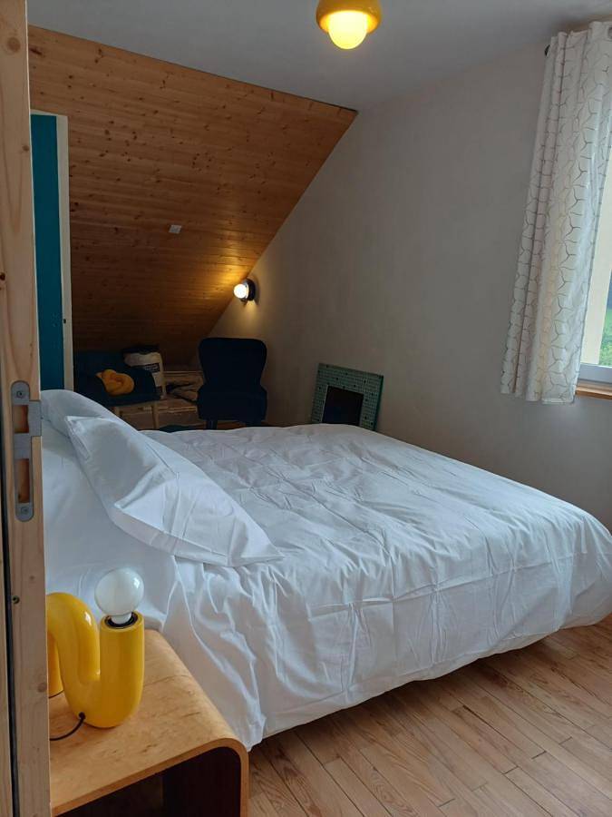 Chambre d’hôte pour 3 personnes, avec Jacuzzi et Terrasse ainsi que Piscine et Sauna