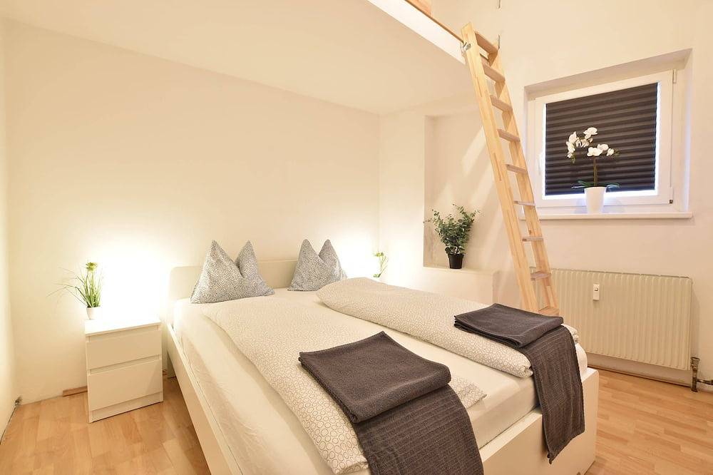 Geheel appartement, Spacious city center appartement with free parking in Innsbruck, Regio Innsbruck