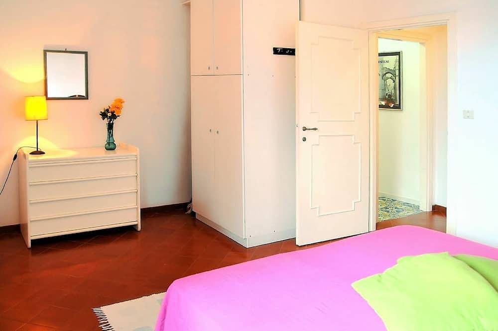 Beautiful private villa for 7 guests with A/C, Wifi, Tv, terrace, pets allowed and parking in Gaeta, Latina Province