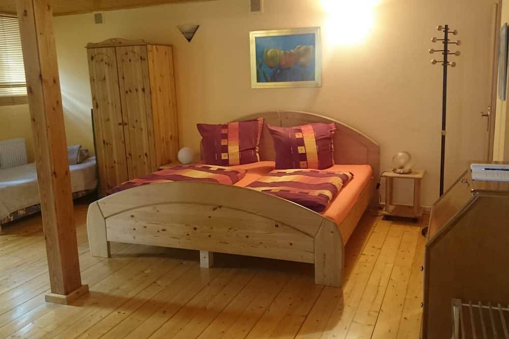 Ganze Wohnung, Gemütliche Ferienwohnung in ruhiger Lage mit voll ausgestatteter Küche in Schonungen, Franken