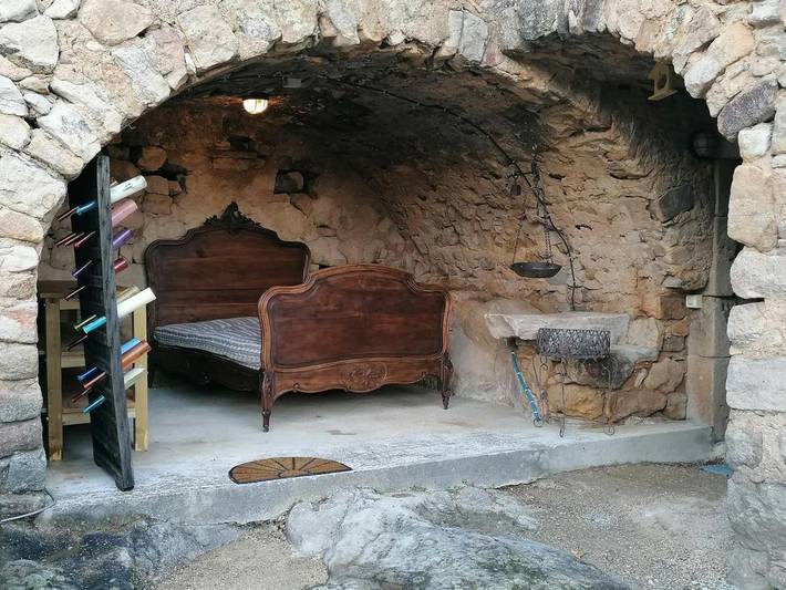 Location de vacances pour 8 personnes, avec jardin ainsi que vue et piscine à Veyras - 2