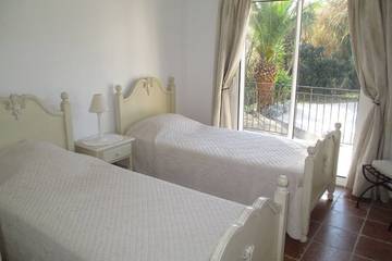 Villa for 6 People in Antibes, Cannes region, Photo 2