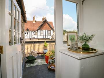 Log Cabin for 10 People in Bakewell, Peak District, Photo 1