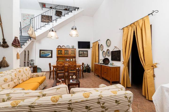 Casa vacanza per 8 persone, con giardino e panorama a Belpasso