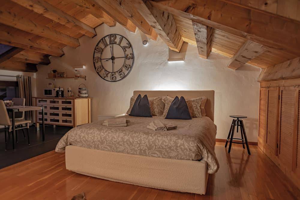 Ganze Wohnung, Cà Emo Tower, the Mansard of Serravalle in Vittorio Veneto, Südliche Karnische Alpen