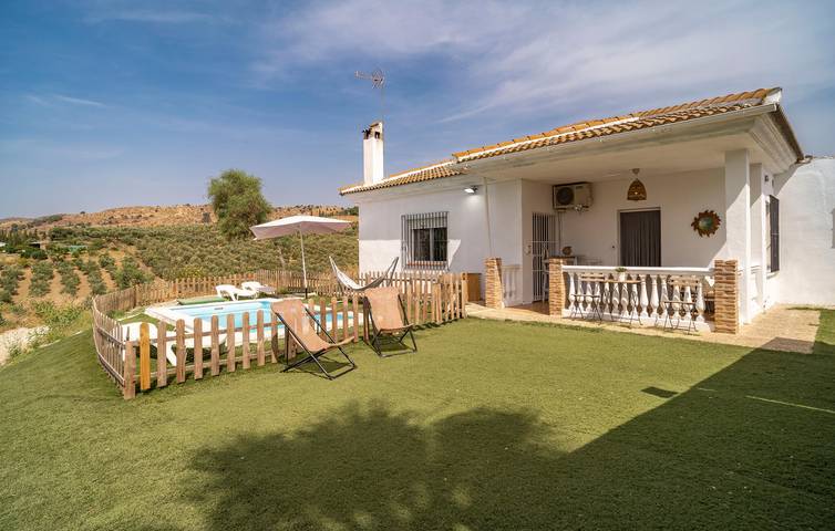 Sonnenuntergangs-Oase mit Pool, WiFi & Parkplatz - 1km zur Estación de Cártama in Cártama, Cordillera Penibética