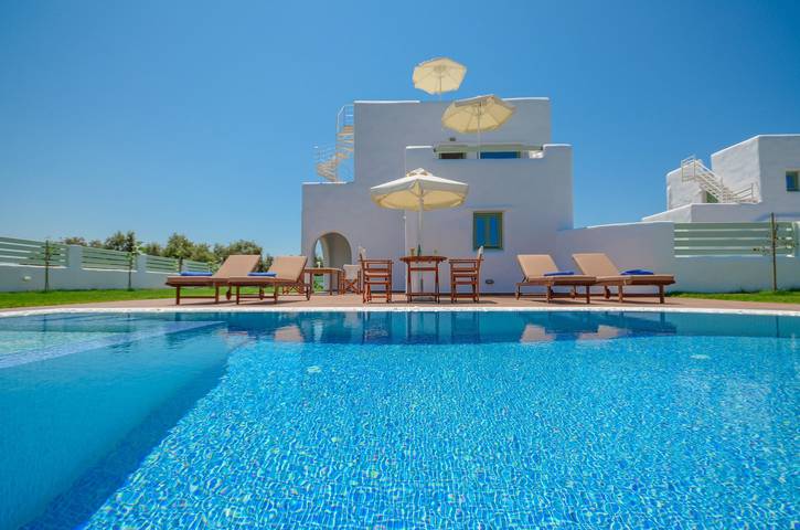 Villa for 4 people, with garden and balcony, child-friendly in Naxos