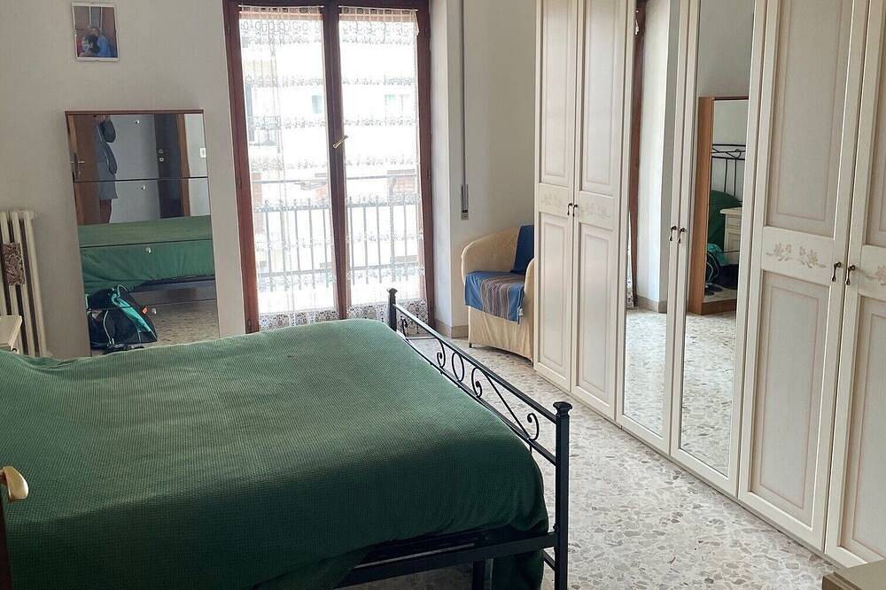 Entire apartment, Spacious and bright apartment a stone's throw from the old town and the beach in San Benedetto del Tronto, Riviera delle Palme