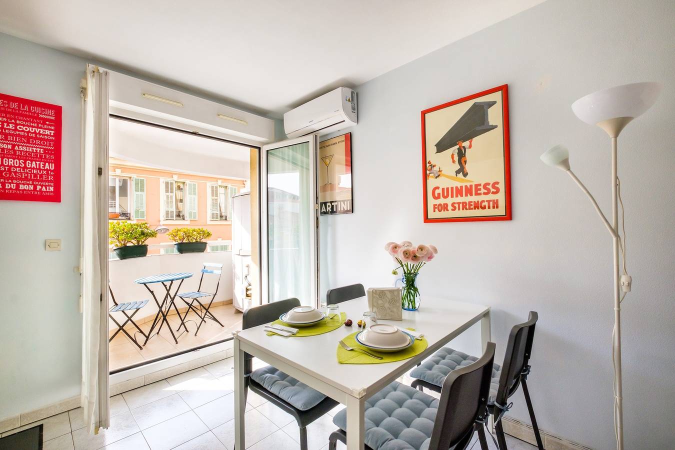 Entire apartment, Holiday Apartment "Bilocale A Nizza" with Private Terrace, Balcony & Wi-Fi in Nice (France), Nice region