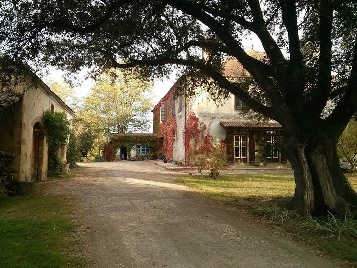 Chambre d’hôte pour 2 personnes, avec piscine ainsi que vue sur le lac et jardin dans le Gers - 4