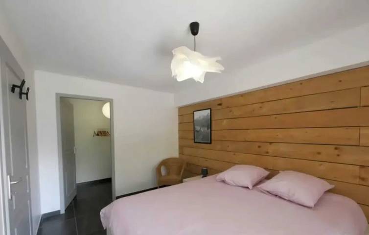 Einladendes Chalet in Réallon von 70 m² mit Aussicht in Réallon, Nationalpark Écrins