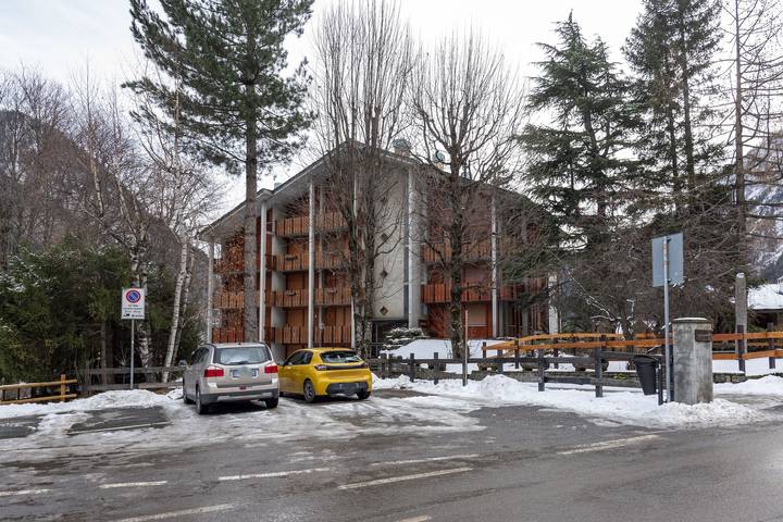 Rustico per 7 persone, con balcone in Valle d'Aosta