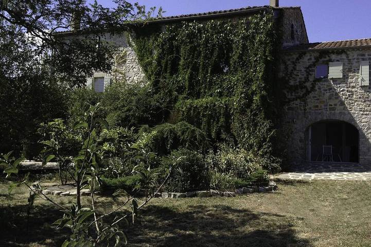 Gîte pour 3 personnes, avec Terrasse et Jardin