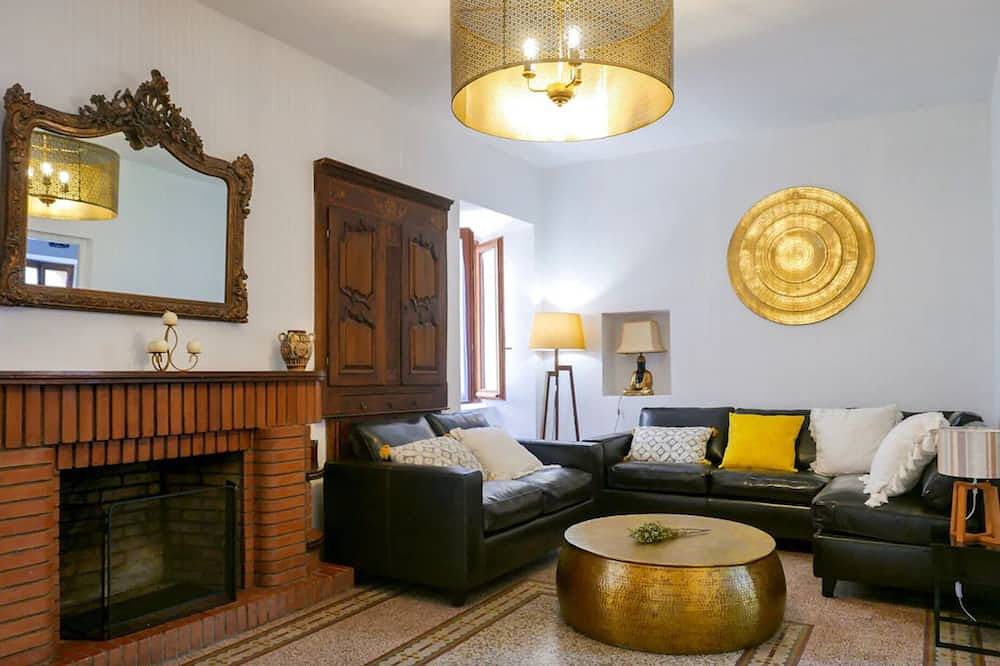 Maison Centre Village Ota 4 Personnes in Ota, Parc naturel régional de Corse