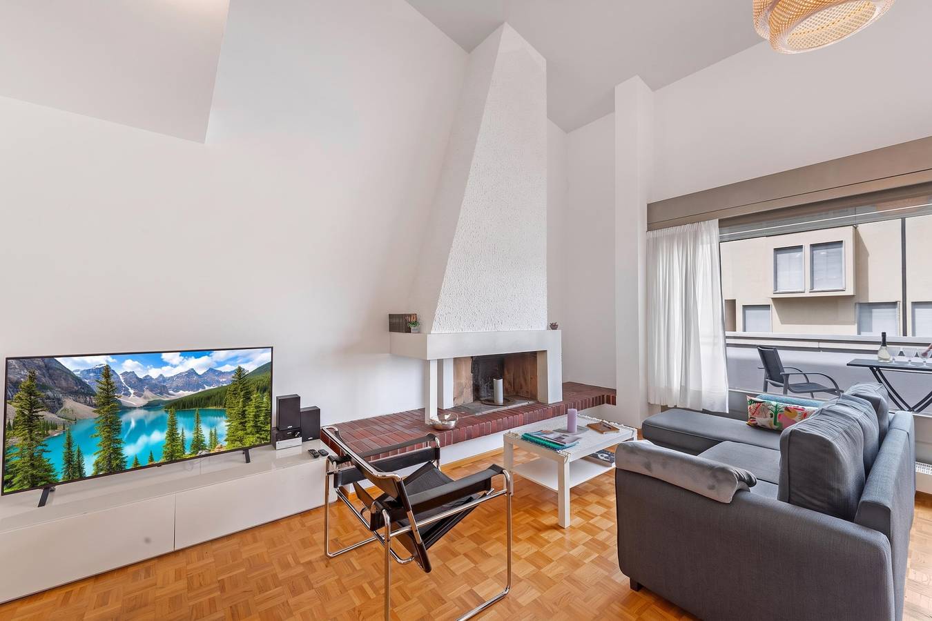 Apartamento entero, BoReal B.2 with Terrace and Parking for 6 in Pazzallo, Lugano