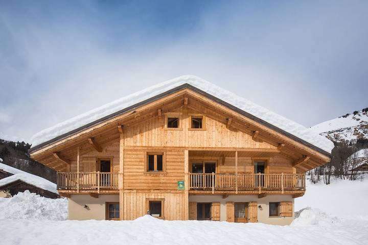 Chalet 'Evasion - 6 Personnes' avec vue sur la montagne, terrasse privée et Wi-Fi in Hauteluce, Région d'Albertville
