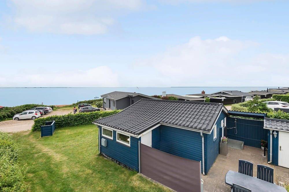 Stunning home in Esbjerg V with Wifi in Sjelborg, Esbjerg