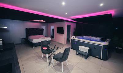 Chambre d’hôte pour 2 personnes, avec sauna ainsi que terrasse et jacuzzi à Le Rove