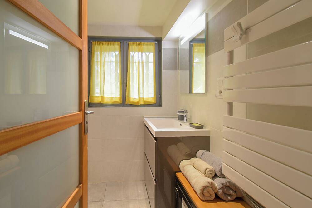 Appartement entier, Appartement calme dans un écrin de verdure. in Porcieu-Amblagnieu, Région de La Tour-du-Pin