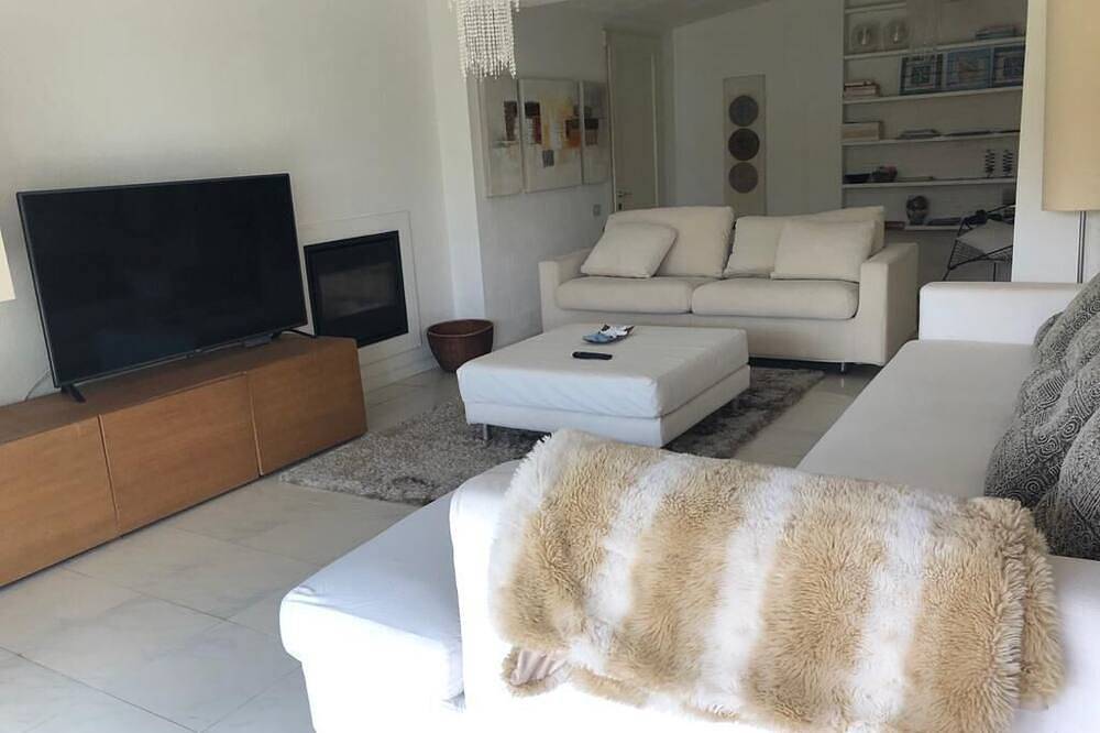 Villa Ines, in der Stute mit Fisch in Capoterra, Cagliari Provinz